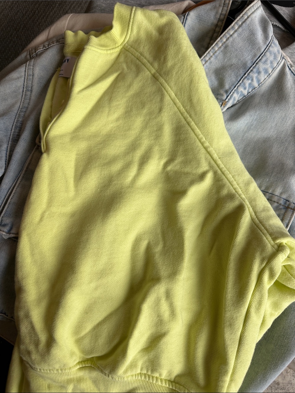 Old Navy Light Yellow Crewneck Sweater - Picture 4 of 4